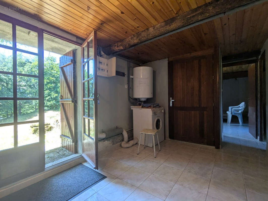 Authentique grange en pierres   Val d'Azun   Environ 150 m2 sur 4 000 m2 de terrain - photo 9