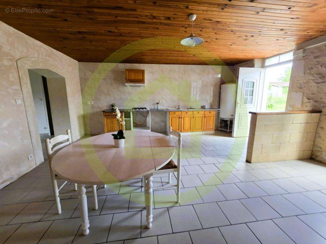 Maison à SAINT-CIERS-SUR-GIRONDE