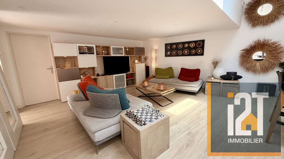 Appartement 156 m² à Nimes  - photo 2