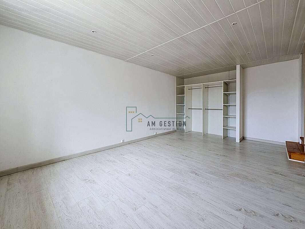 Maison rénovée - secteur calme - photo 11