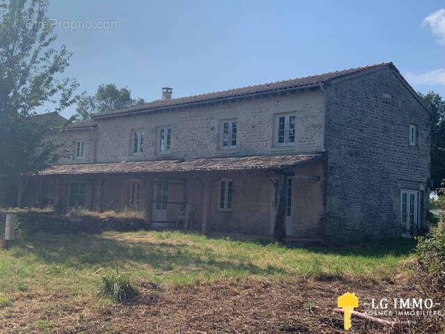 Maison à SAINT-CIERS-DU-TAILLON