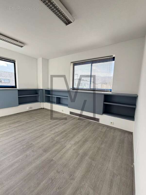 Commerce à MARSEILLE-9E