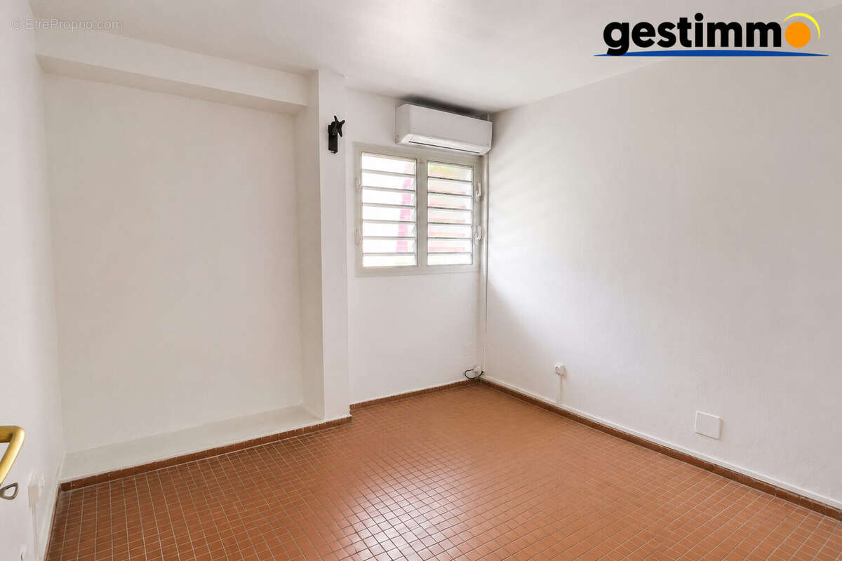 Maison 50 m² à Cayenne  - photo 2