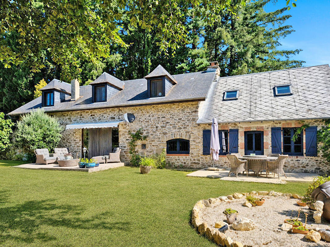 Maison à PEYRISSAC