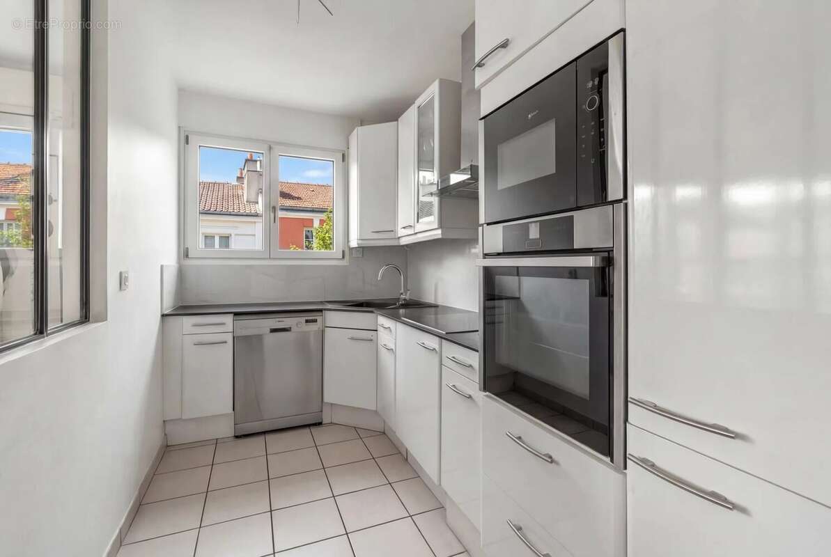 Appartement à LEVALLOIS-PERRET