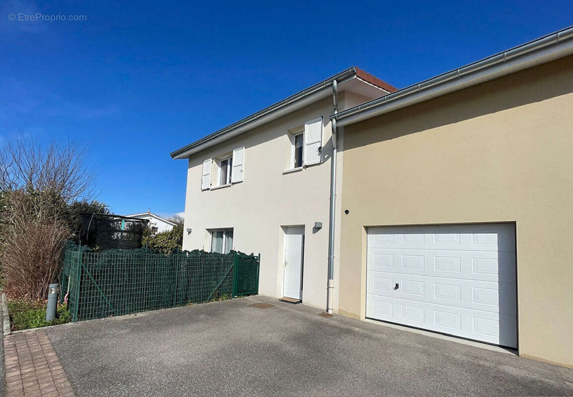 Maison à CHARVIEU-CHAVAGNEUX