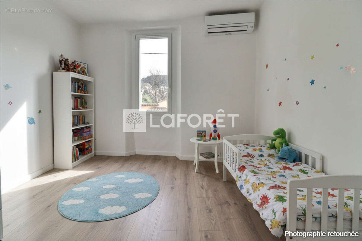 Appartement à CUERS