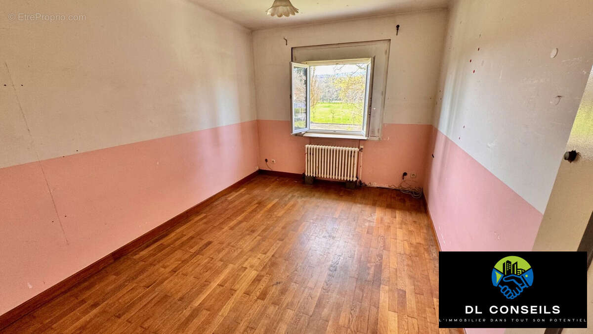 Maison à CHAZEY-BONS