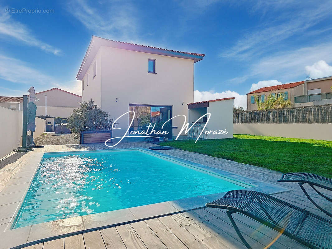 Maison à PEZILLA-LA-RIVIERE