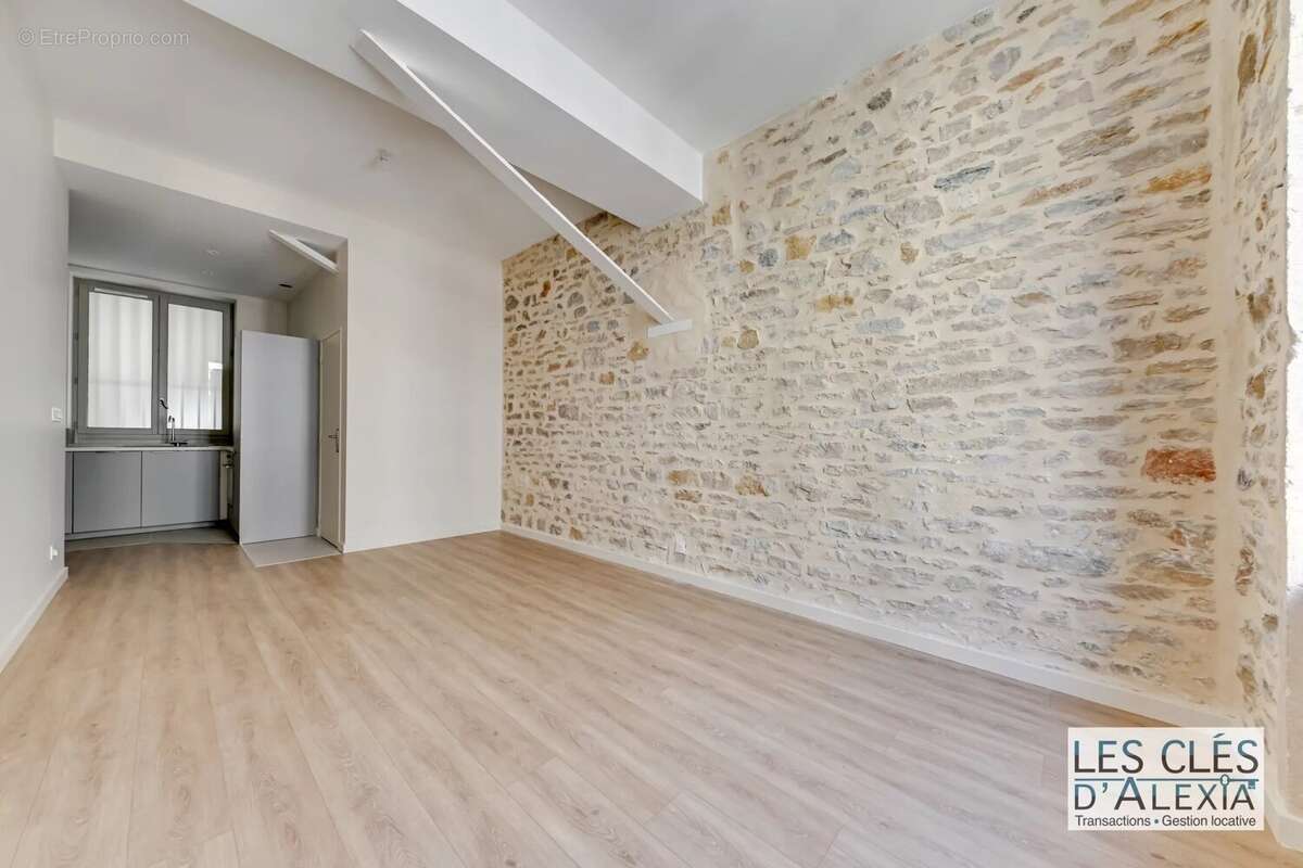 Lyon 6ᵉ – Rue Sully  Superbe T1 rénové de 32 m² à deux pas de la place Maréchal Lyautey - photo 2