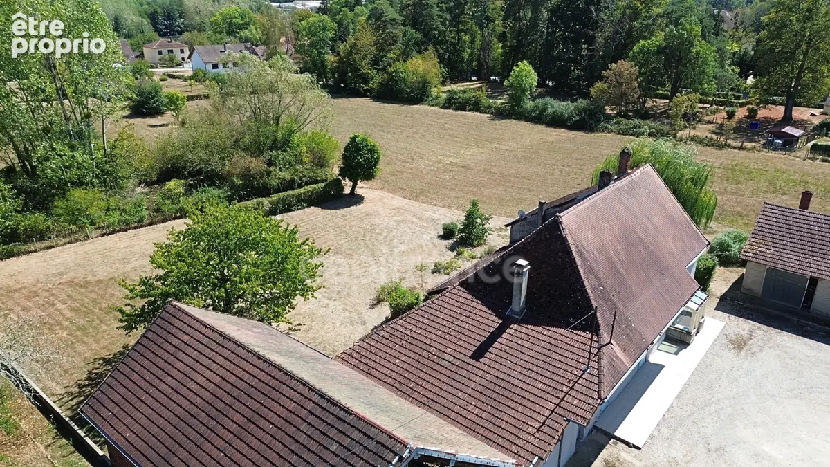Longère avec 1 hectare de terrain et dépendances - photo 2