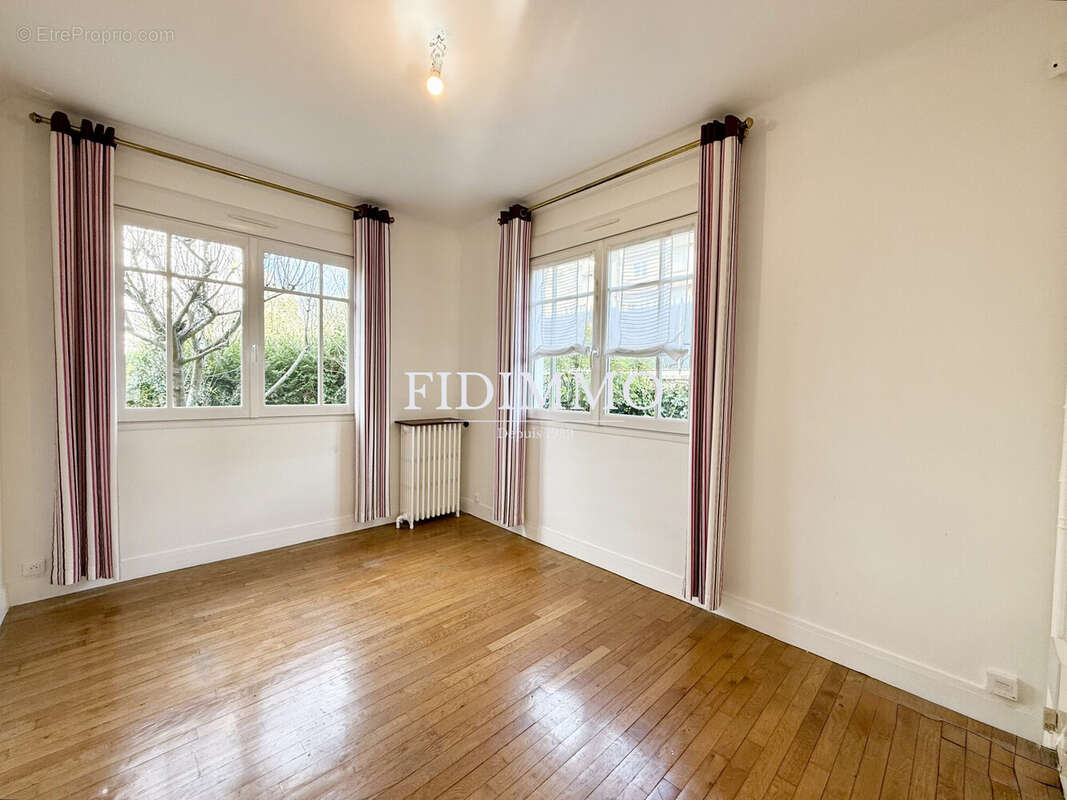 Maison à CHENNEVIERES-SUR-MARNE