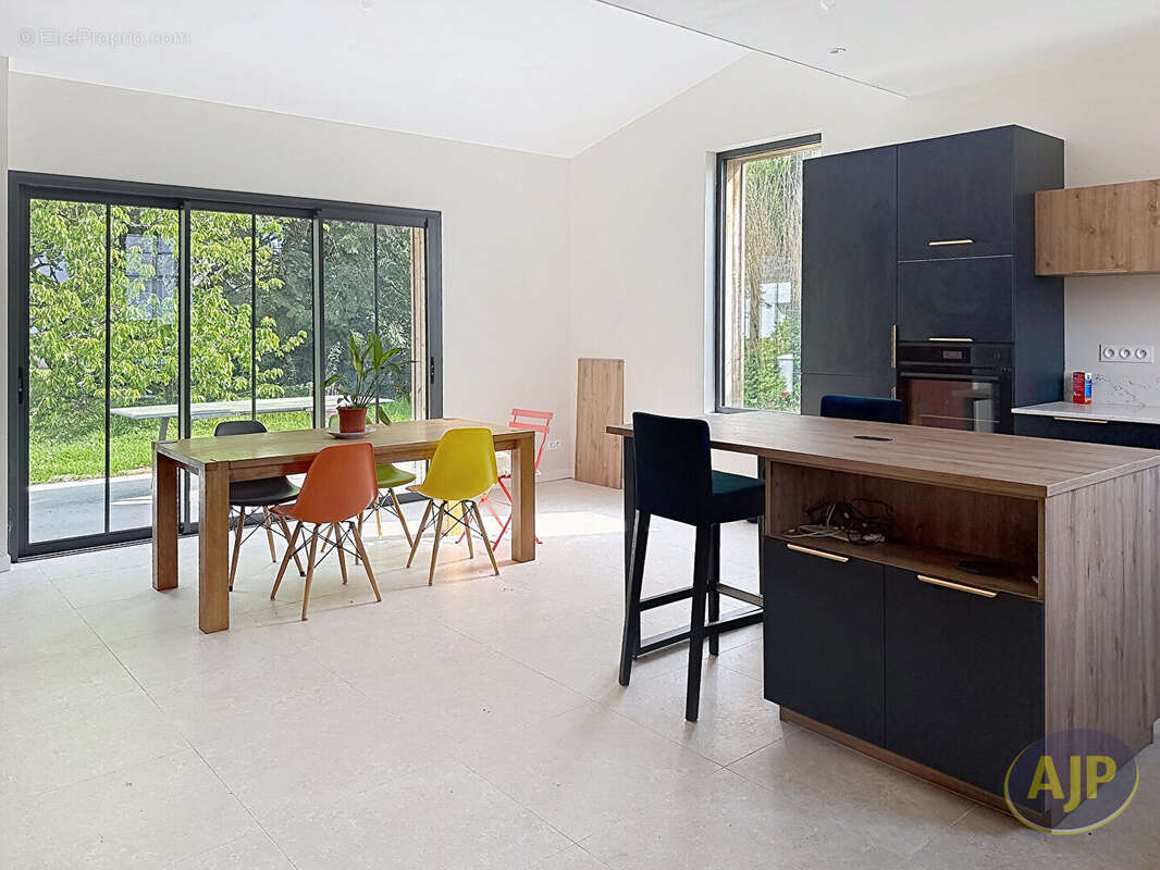 Maison Saffre 6 pièce(s) 171.94 m2 - photo 3
