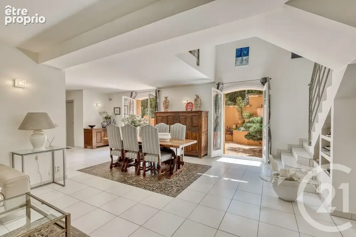Appartement 6 pièces 204 m² à vendre à Hyeres (83400) - photo 8
