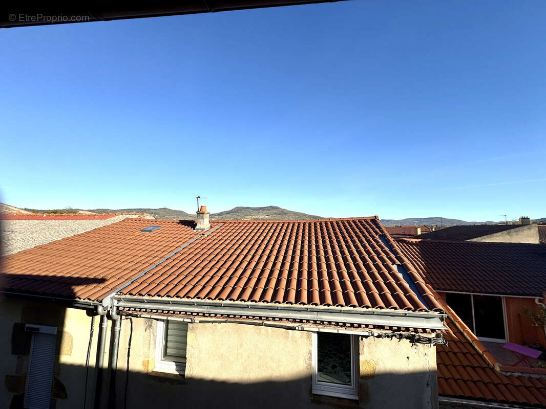 Maison à LES MARTRES-DE-VEYRE