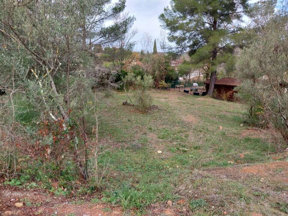 Terrain 1037 m² à Salernes  - photo 2