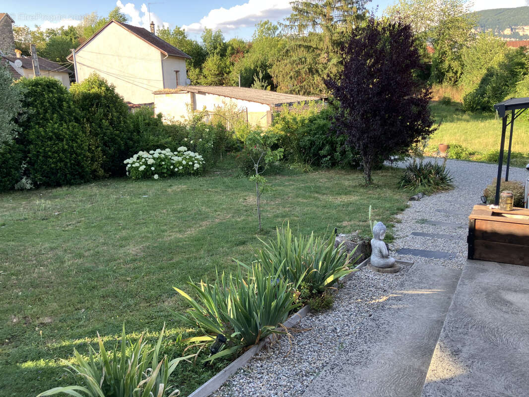 Maison à MONTALIEU-VERCIEU