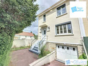 Maison à VOISINS-LE-BRETONNEUX