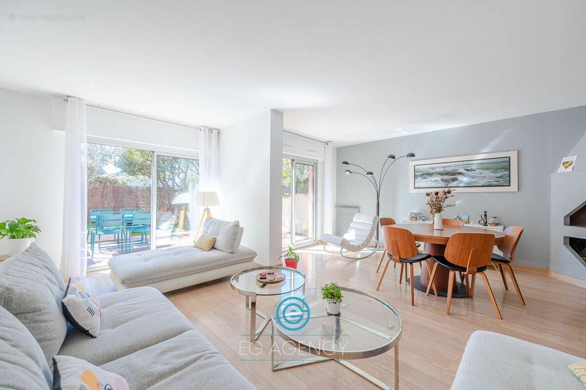 Appartement à MARSEILLE-9E