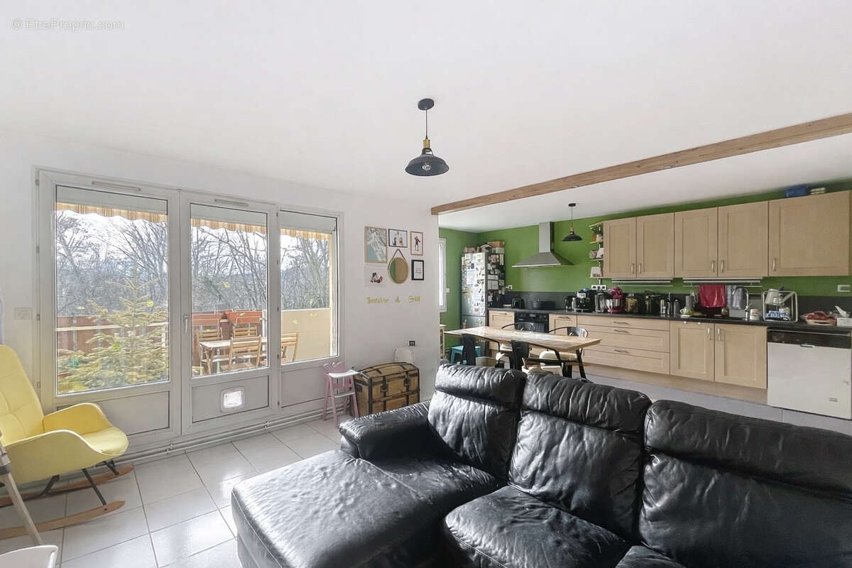Appartement à OULLINS