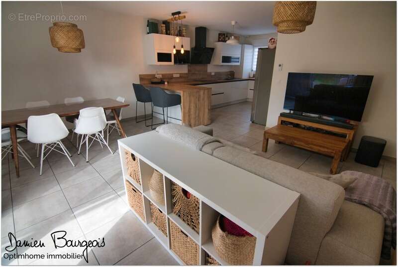 Maison à SAINT-GENIS-POUILLY