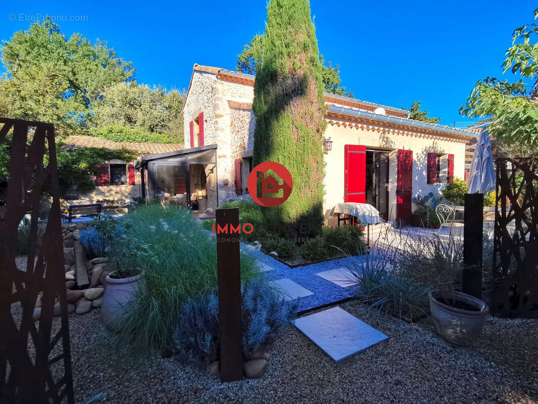 Maison à SAINT-VICTOR-LA-COSTE