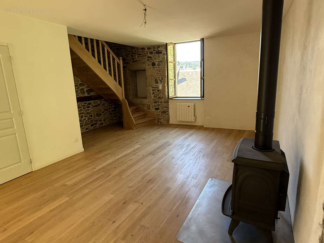 Maison à SAINT-GENIEZ-D&#039;OLT