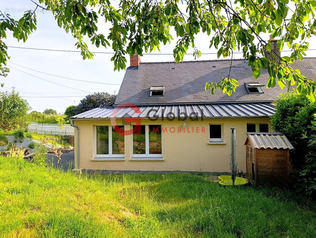 Maison à SAINT-GEORGES-DE-REINTEMBAULT