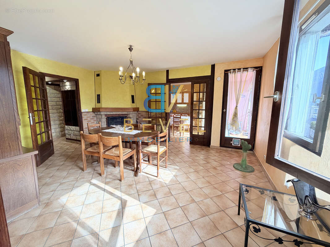 Appartement à SAINT-JEAN-DE-MAURIENNE