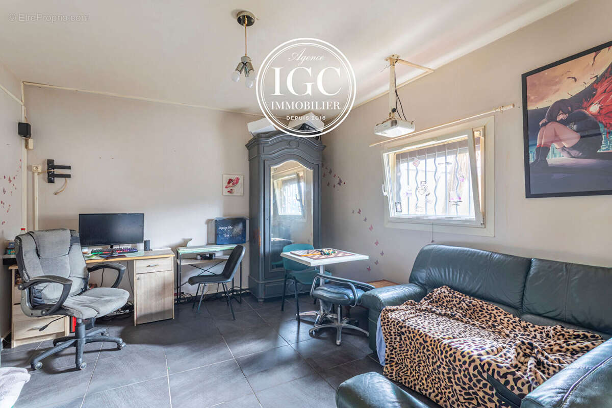 Maison à CHATEAUNEUF-LES-MARTIGUES