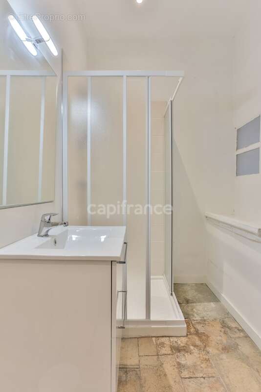 Terrasse en toiture & grand garage : une maison de village rare proche d’Uzès - photo 11