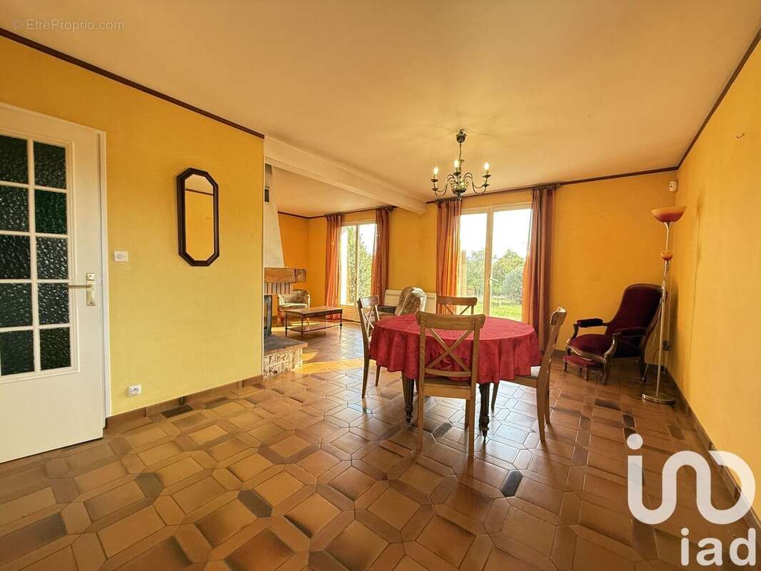 Photo 4 - Maison à SALINS