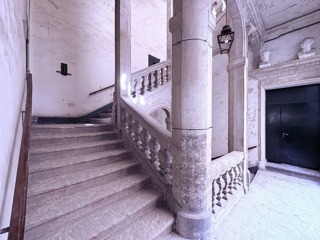 Montpellier Écusson Ancien courrier. Magnifique appartement bourgeois & familial dans la plus belle rue de l'é - photo 2