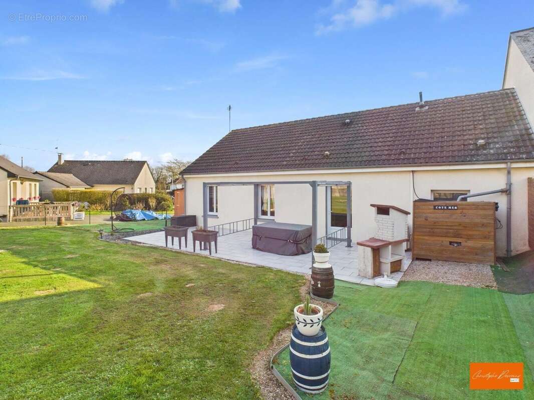 Photo 4 - Maison à LA CHAPELLE-AU-RIBOUL