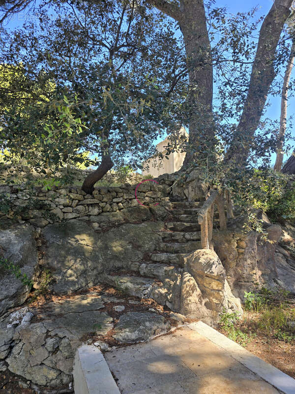 Maison à PELISSANNE