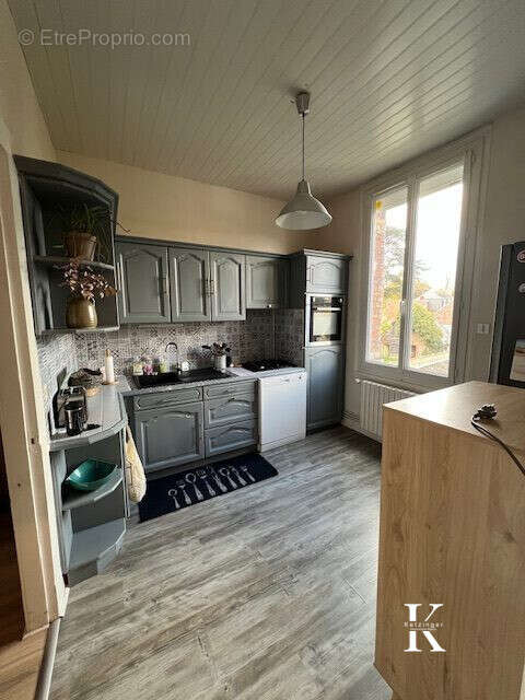 cuisine équipée - Appartement à ARQUES-LA-BATAILLE