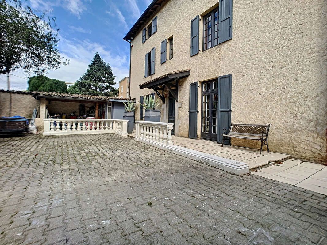 Maison à CHASSE-SUR-RHONE