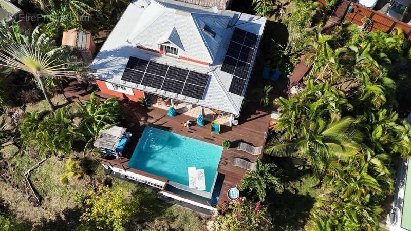 Maison à LES TROIS-ILETS