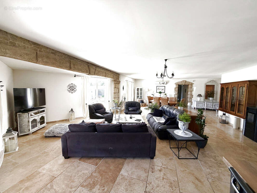 Maison à REGUSSE