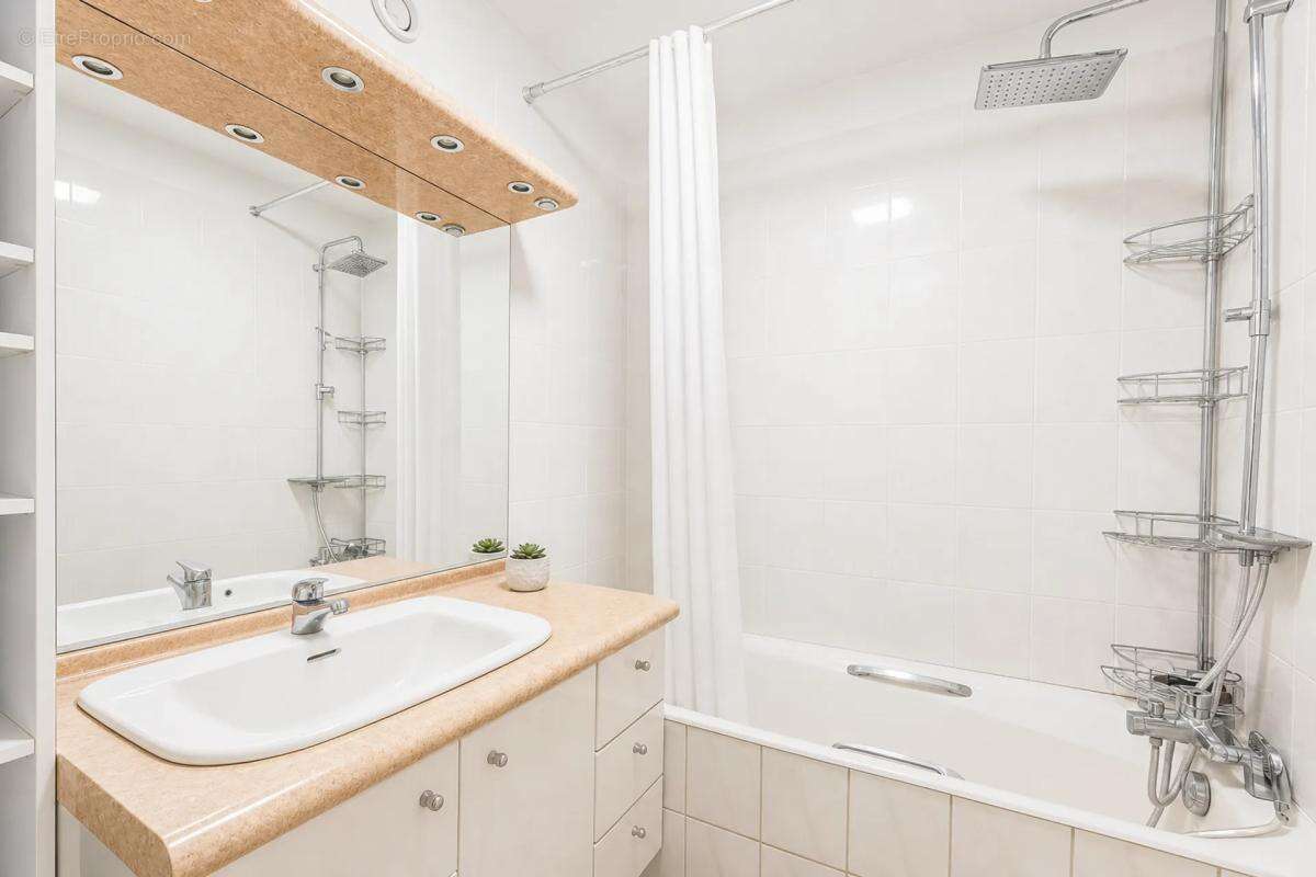 Appartement à AUBERVILLIERS