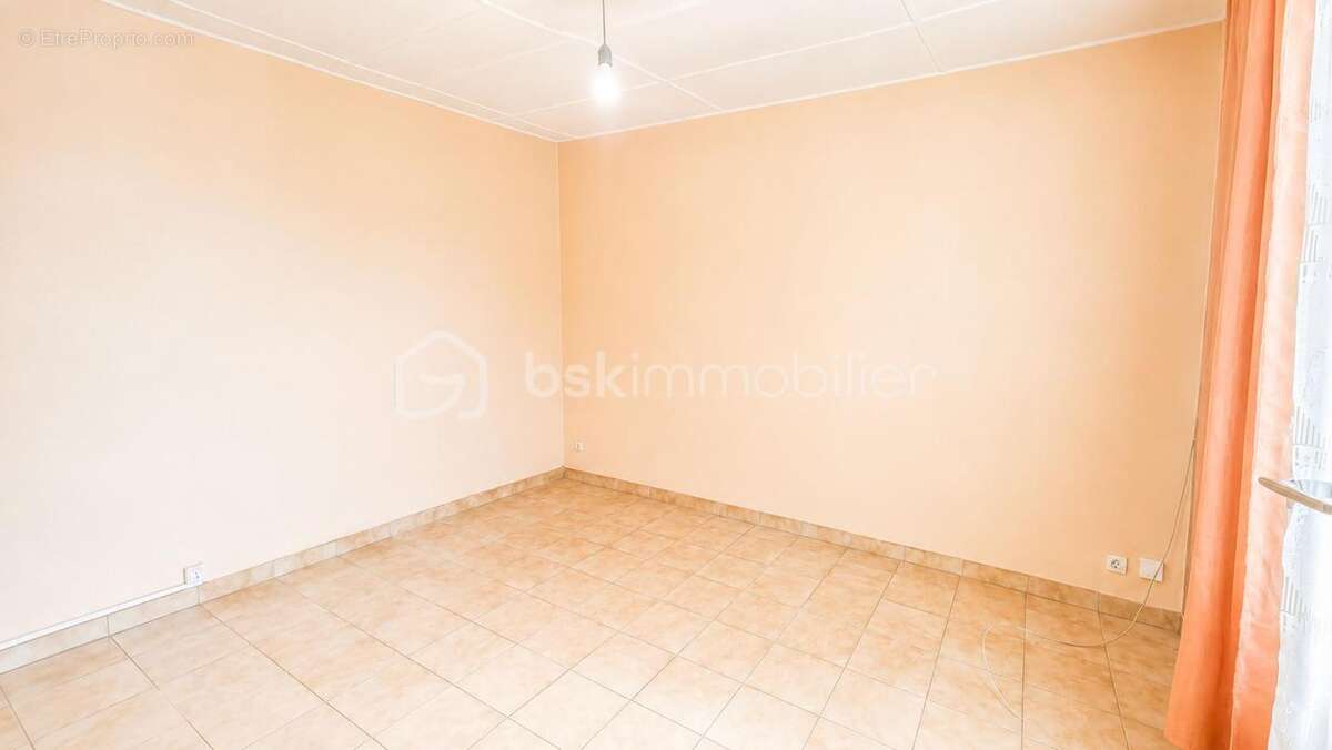 COUP DE CŒUR – Maison familiale avec magnifique parc, chai en pierre 75m² attenant et dépendance non attenante 140m² - photo 10