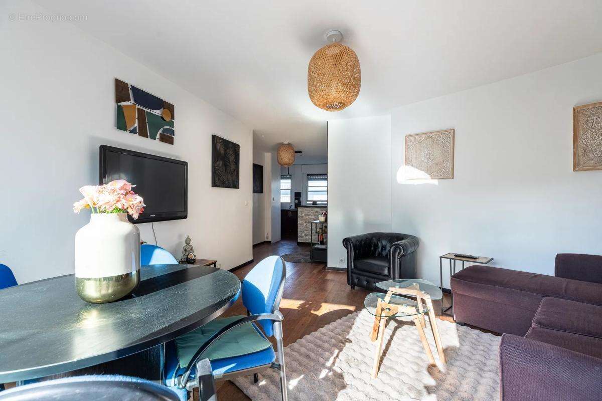 Appartement à PARIS-18E