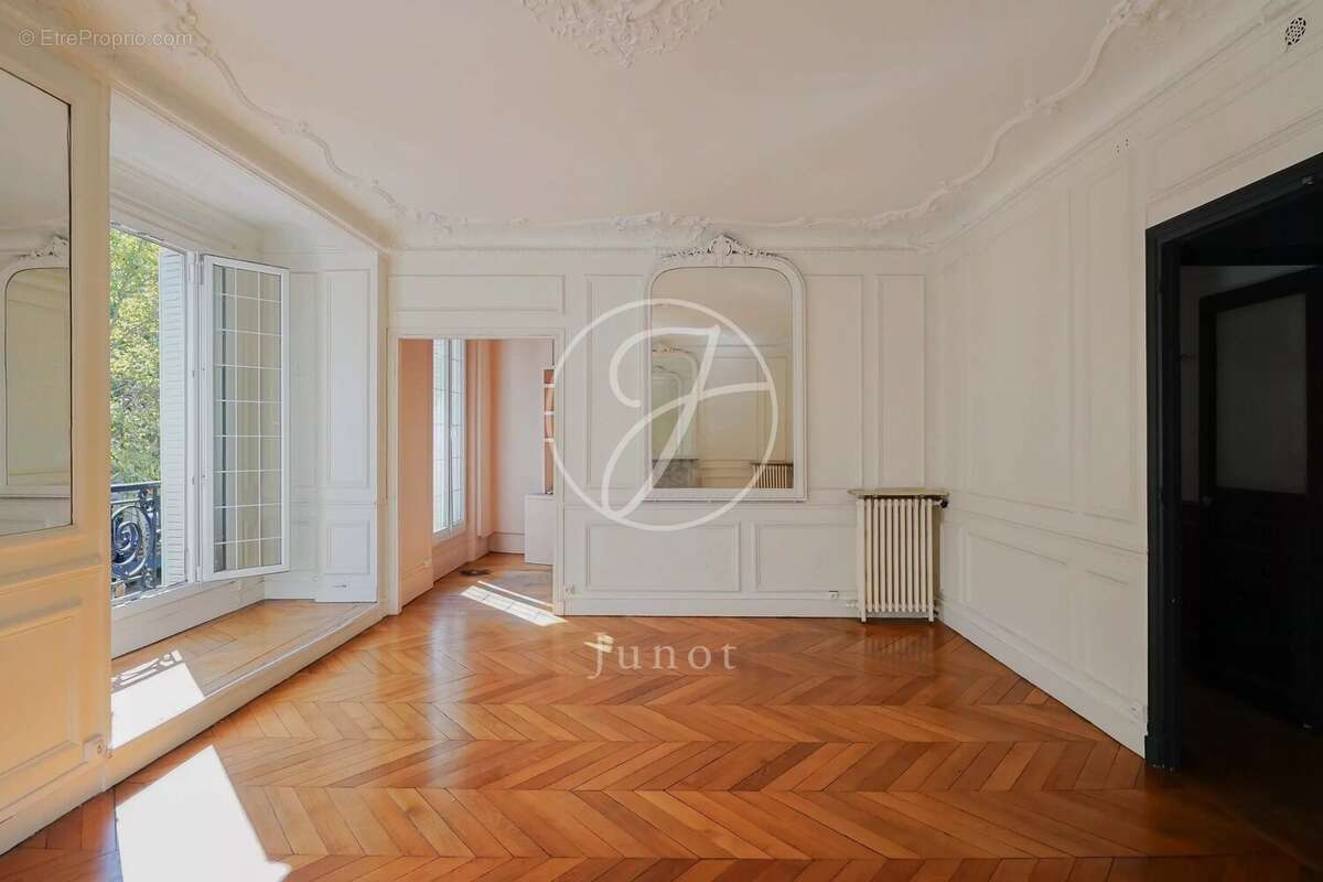 Appartement à PARIS-9E