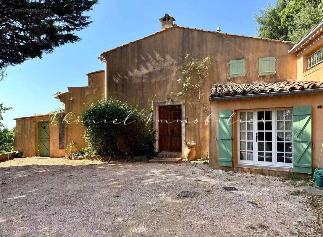 Maison à LA GARDE-FREINET