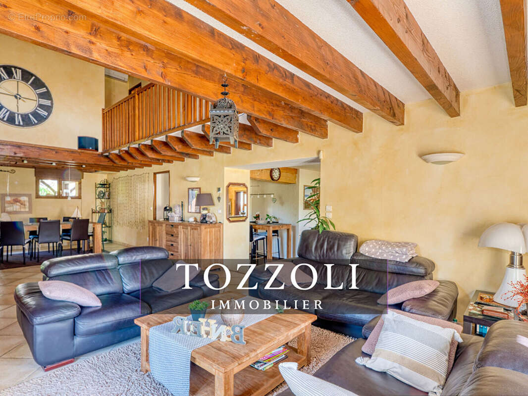 Maison à SAINT-QUENTIN-FALLAVIER