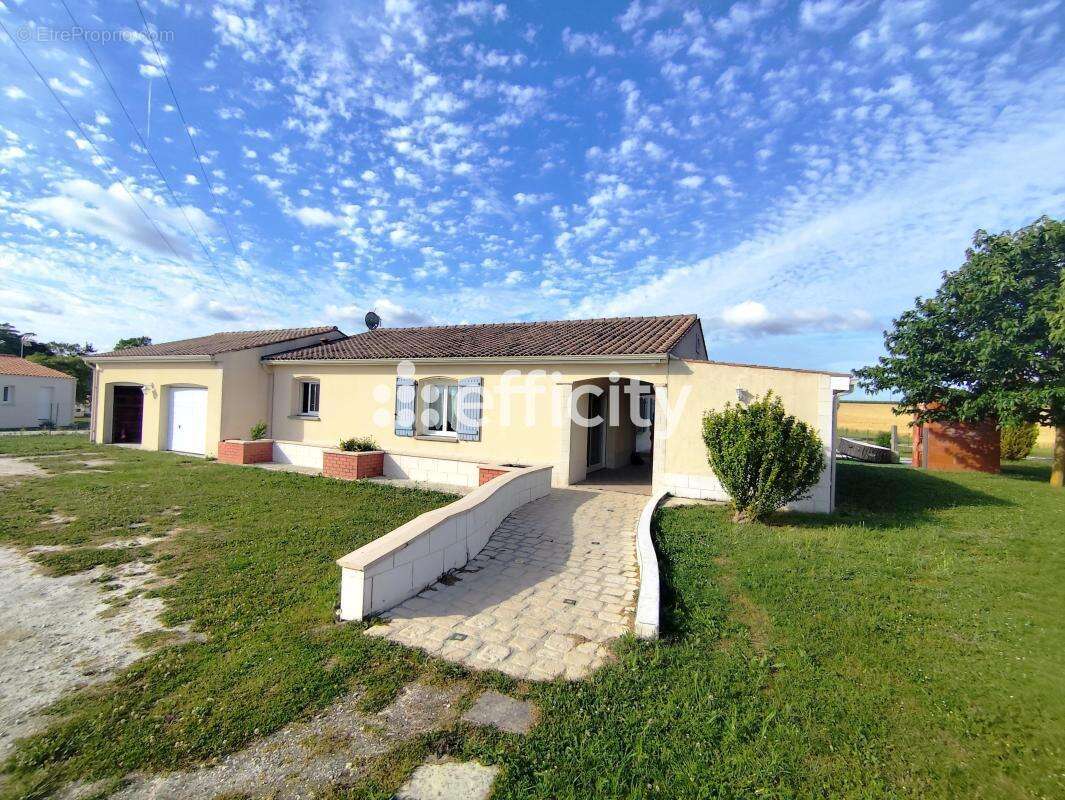 Maison 133 m² à Perignac  - photo 2