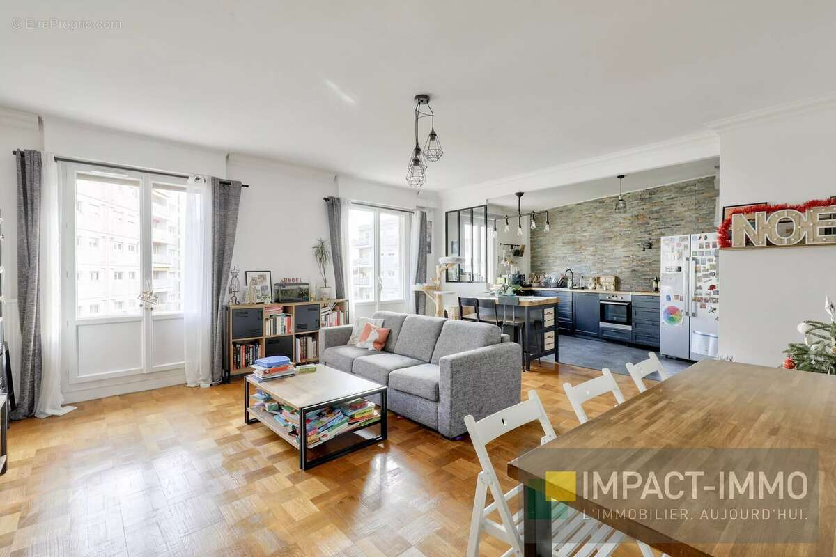 Appartement à COURBEVOIE