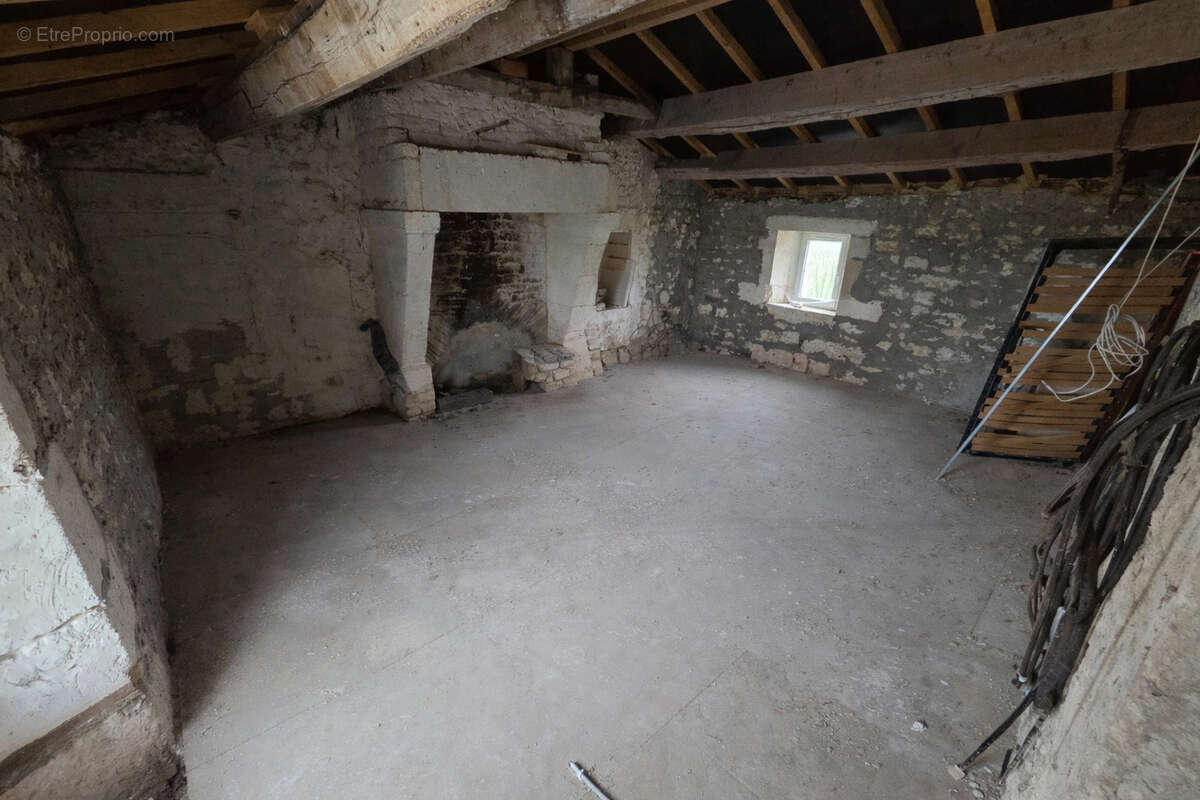 Maison à VARZAY