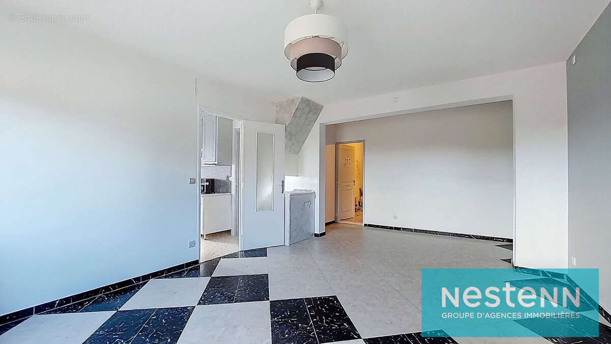 Appartement à SAINT-MITRE-LES-REMPARTS