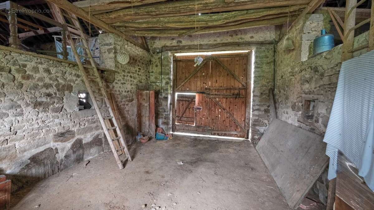 Maison à MONTIGNY-EN-MORVAN